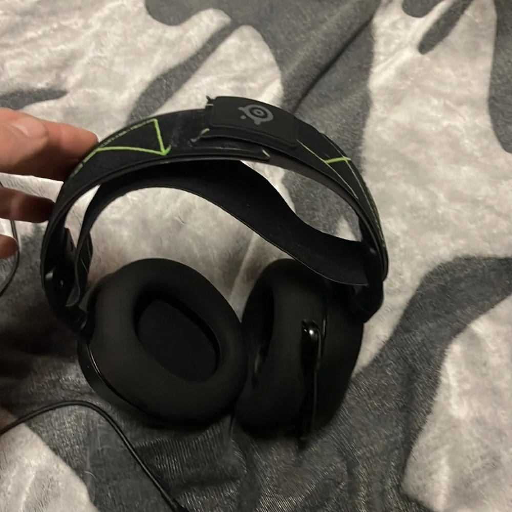 SteelSeries Arctis 9X Wireless Gaming Headset for Xbox Series X/S, Xbox One, PC